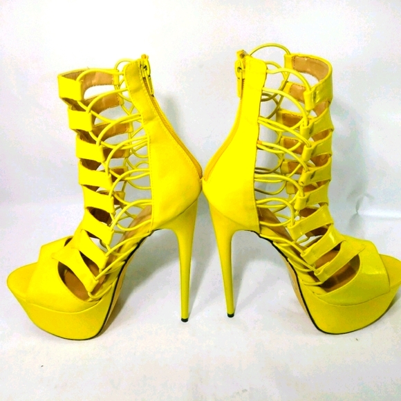 FHR Shoes - FHR stilettos Heels. Size 9
